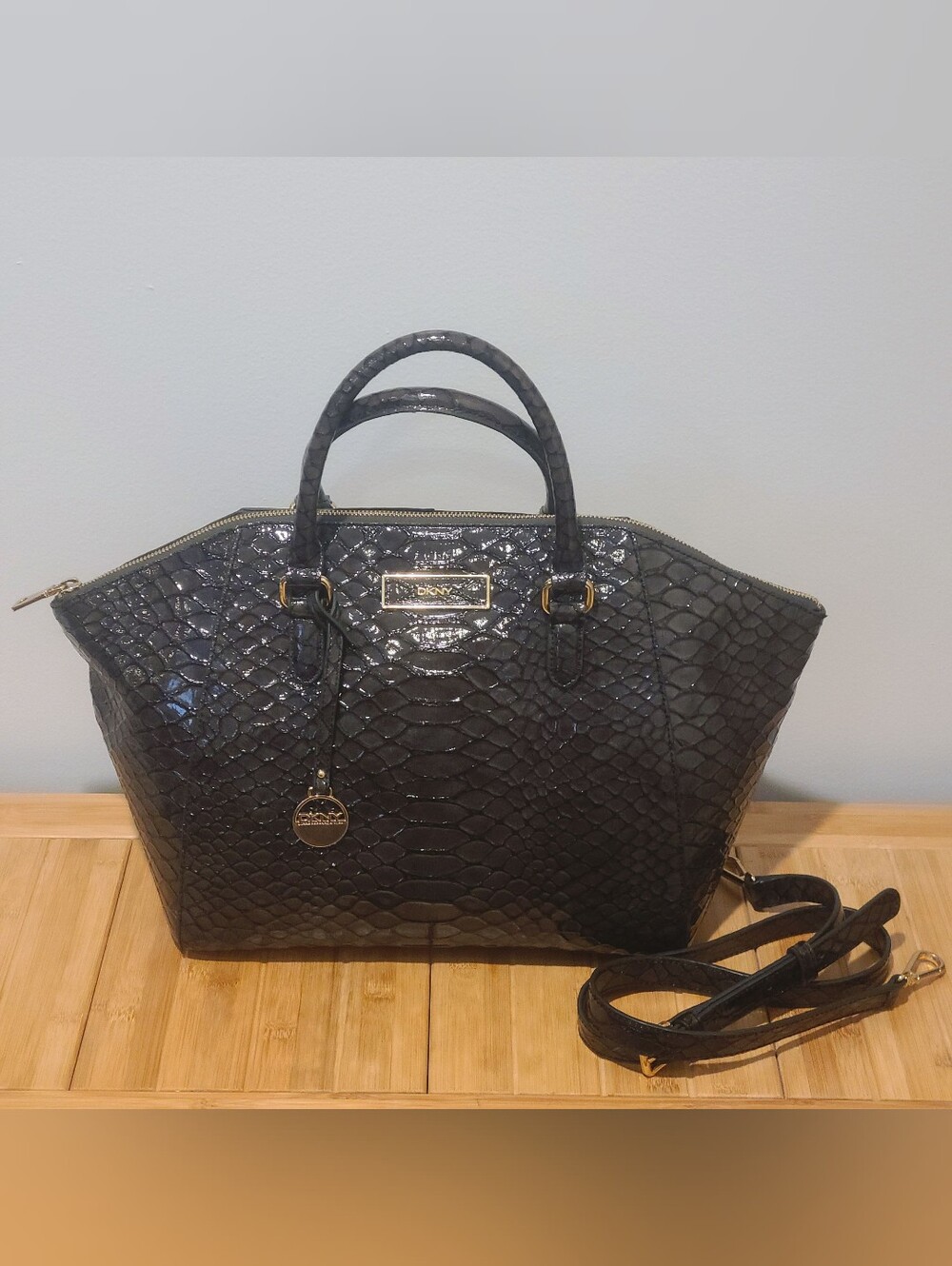 Rare DKNY 100% Genuine Crocodile Leather Large Satchel - Picture 2 of 15